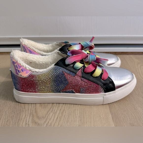 Steve Madden Other - Kids SZ 3 Jrezume Steve Madden Colorful Star Sneakers